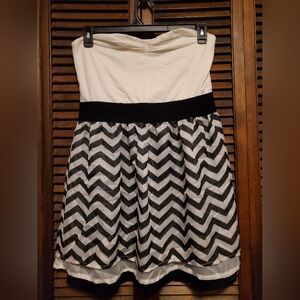 Rue21 Chevron Tube Dress Black White Stripes Stretchy Strapless Large